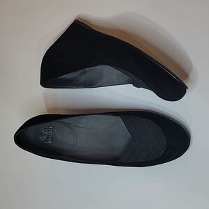 STUART WEITZMAN Wedge Suede Roynd toe Pumps Wedges